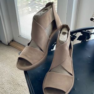 Clarke’s Clarence Glamour